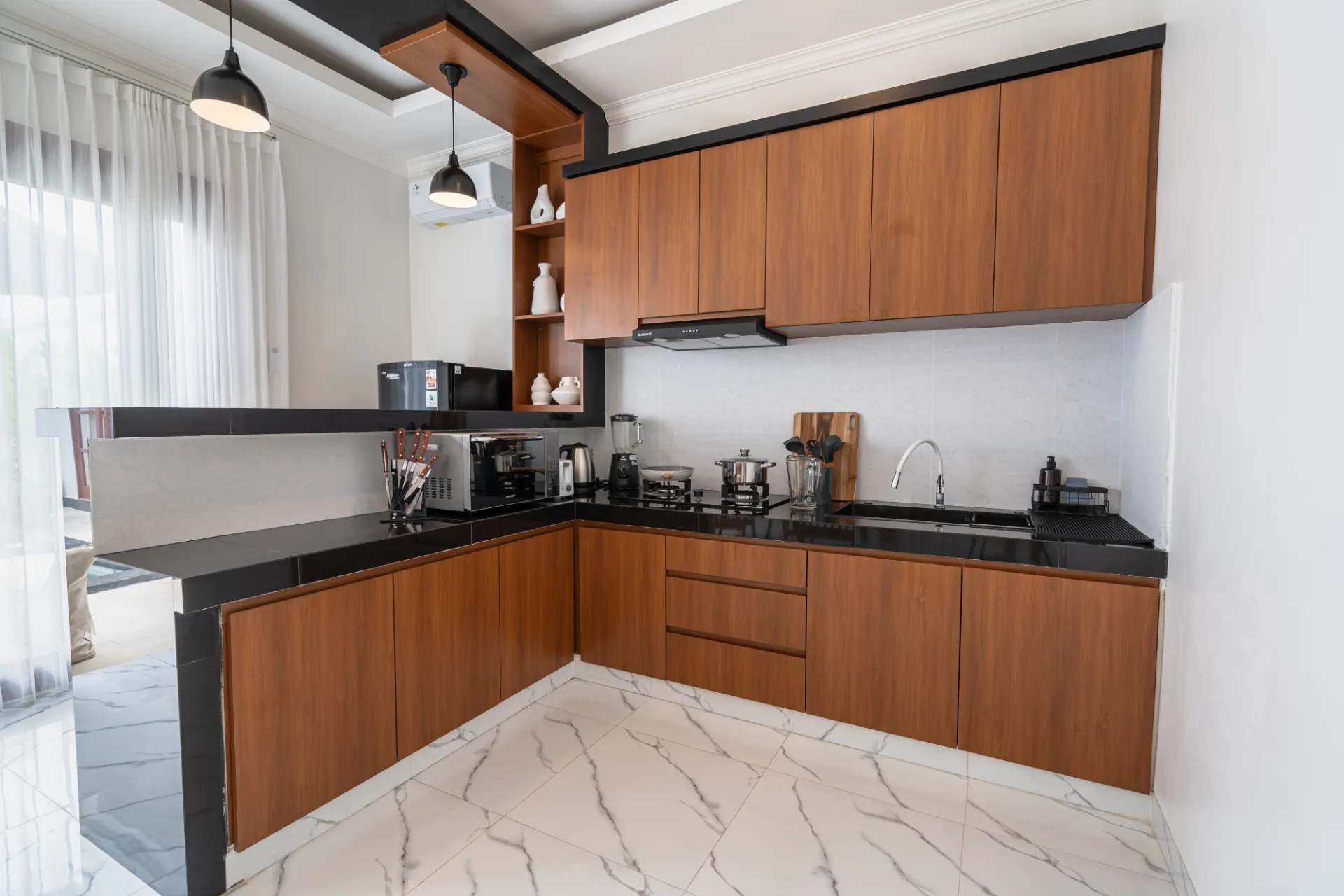 (Electricity Included) 2BR Villa 2Min to Lima Beach — image 3