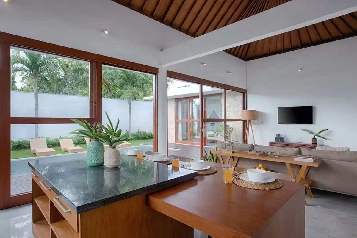 2 BR VILLA IN TUMBAK BAYUH — image 3