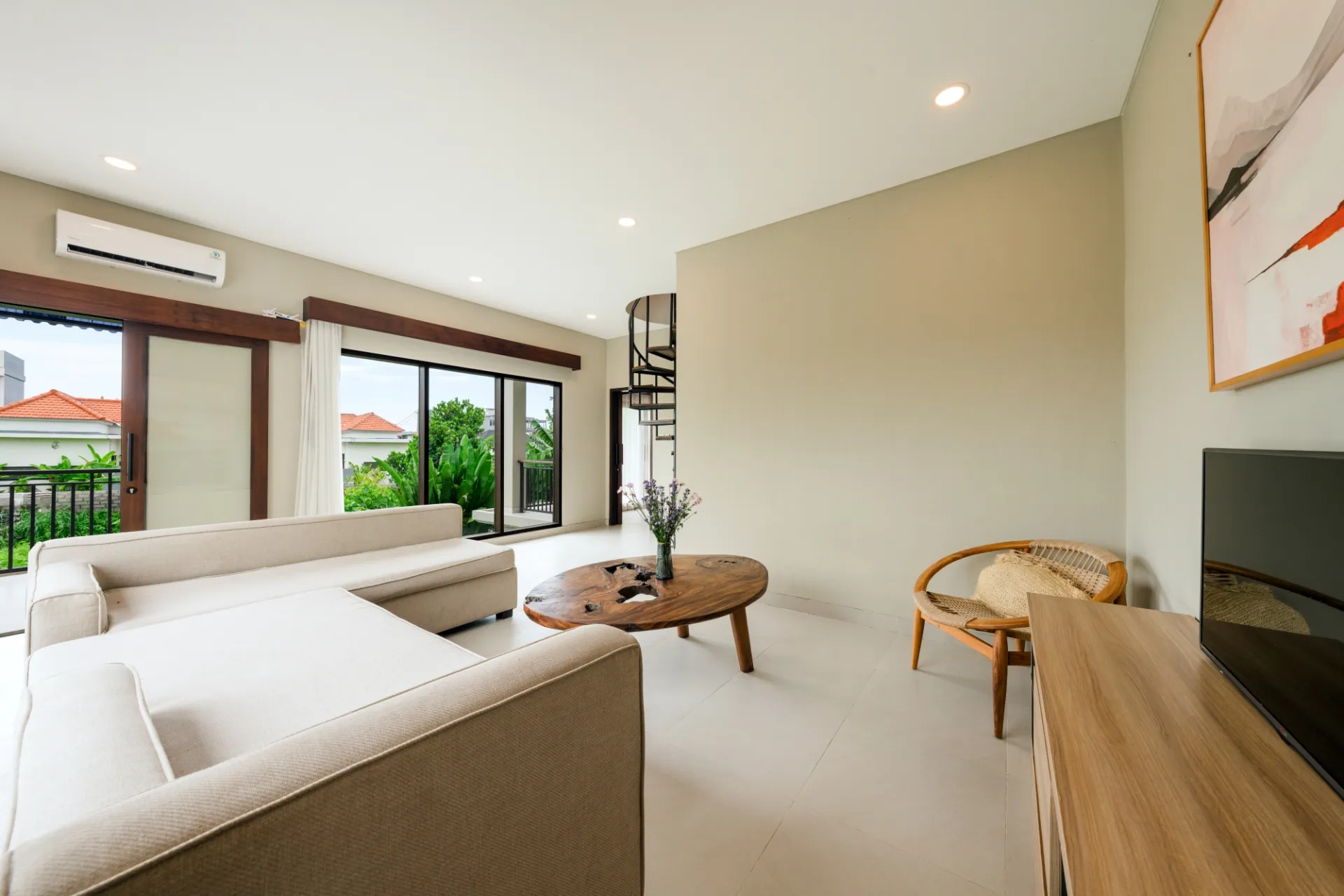 3 BR Villa in Cemagi No Construction & Ricefield View — image 4