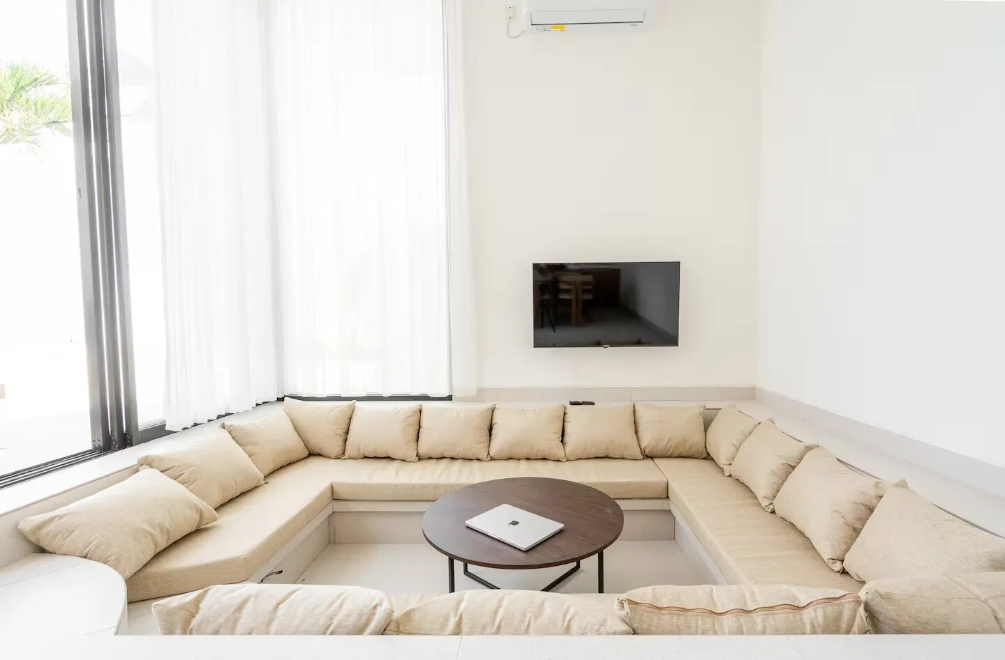 2 BEDROOMS VILLA FOR MONTHLY RENT IN PERERENAN - PANTAI LIMA - YO200A — image 3