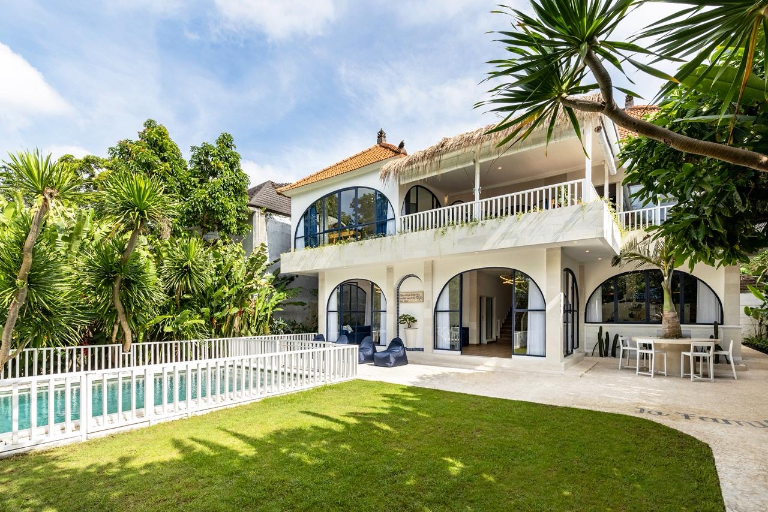4BD Newly Renovated Dream Villa LaFamilia — image 1