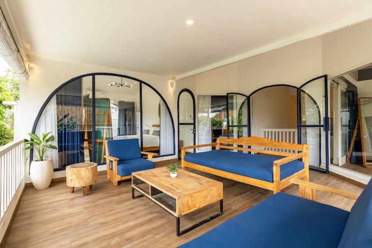 4BD Newly Renovated Dream Villa LaFamilia — image 2