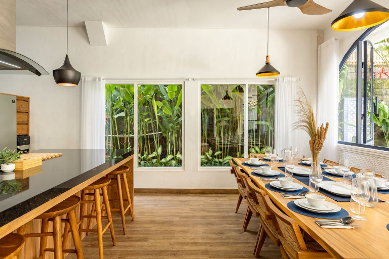 4BD Newly Renovated Dream Villa LaFamilia — image 4