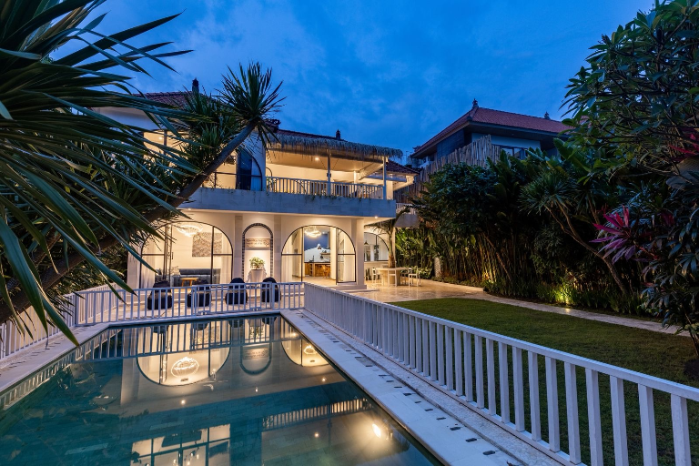 4BD Newly Renovated Dream Villa LaFamilia