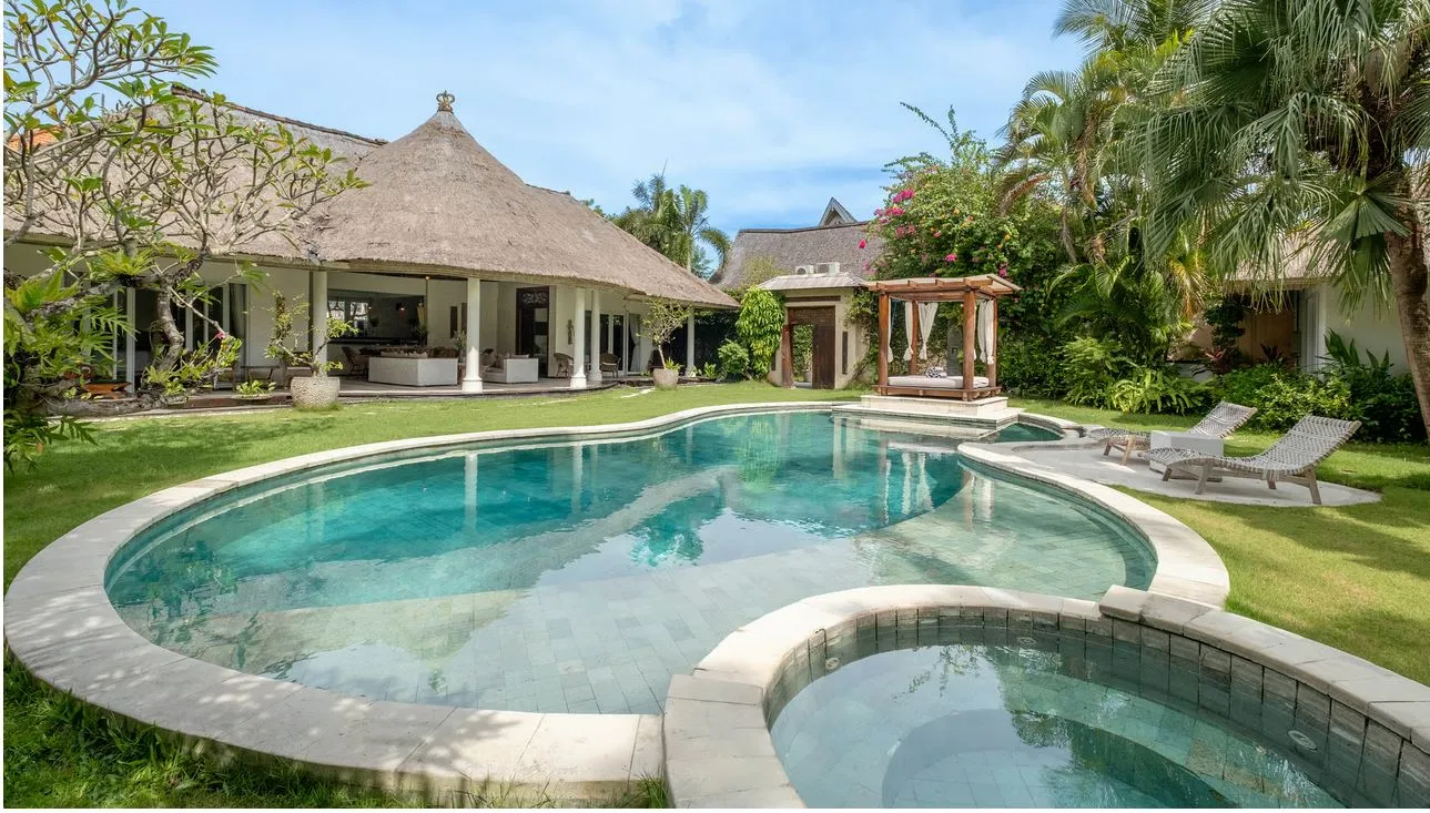 Bali Tropical Living in the Heart of Seminyak