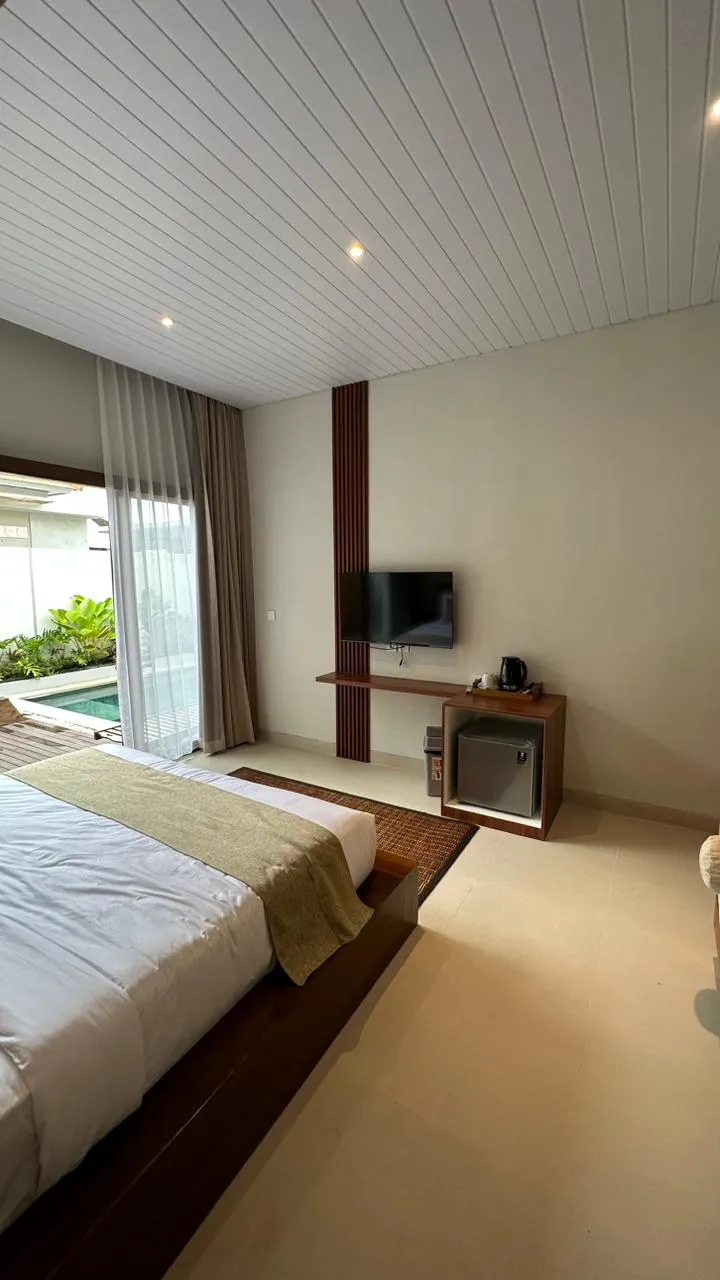 Serene 2 Bedrooms Villa Mambal — image 2