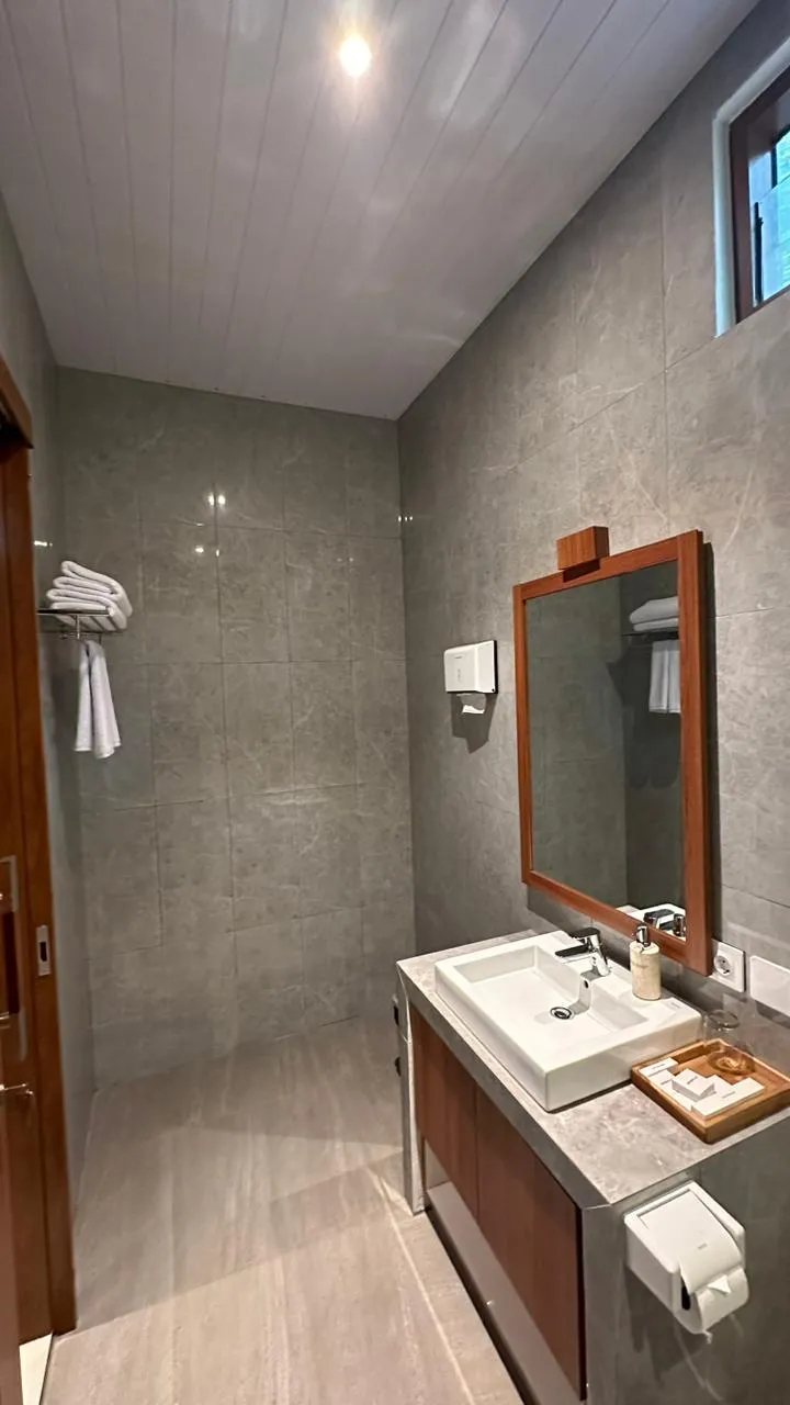 Serene 2 Bedrooms Villa Mambal — image 4