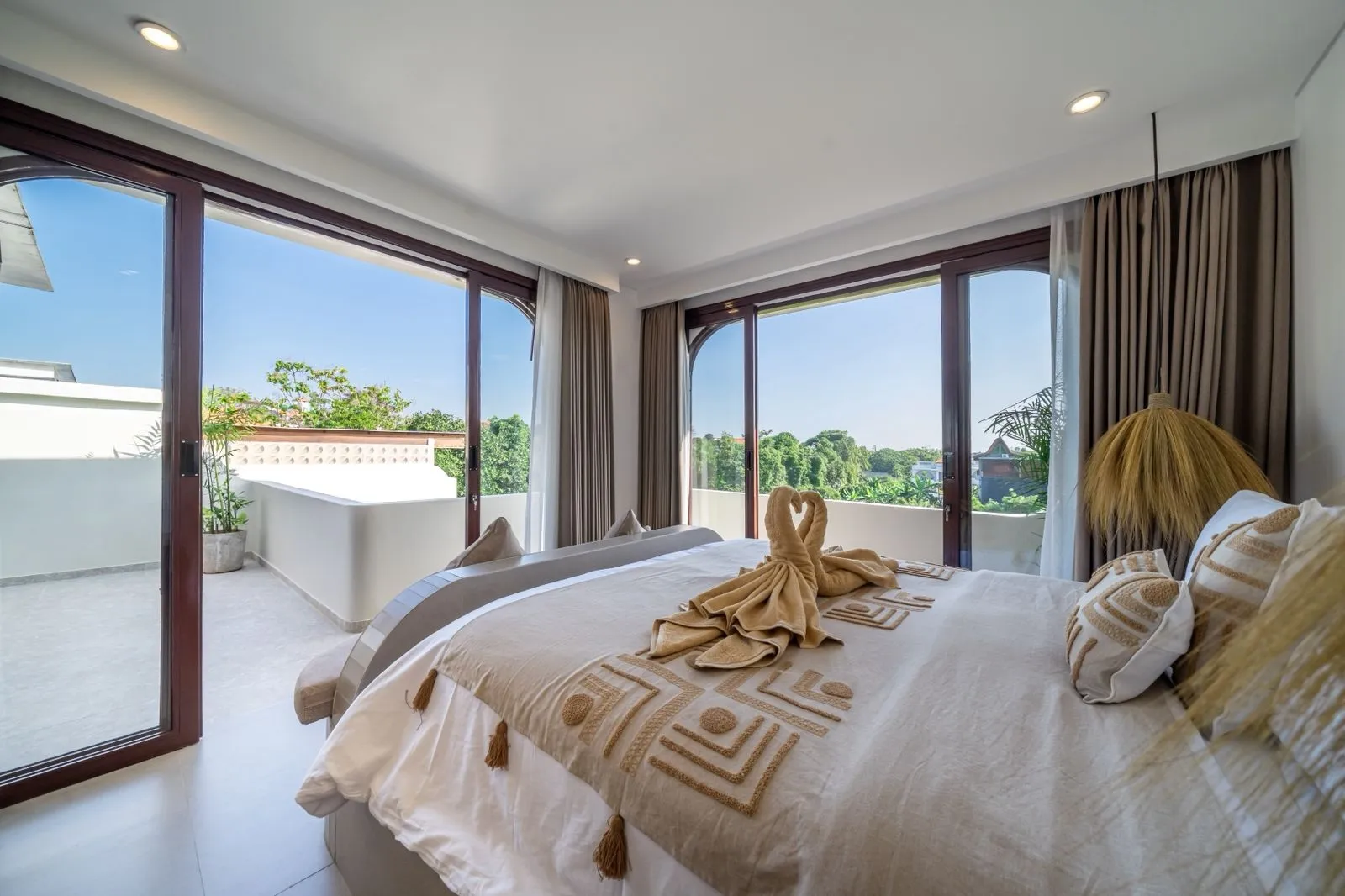 Villa For Rent 3 Bed In Pererenan Badung Bali PO-3995 — image 3