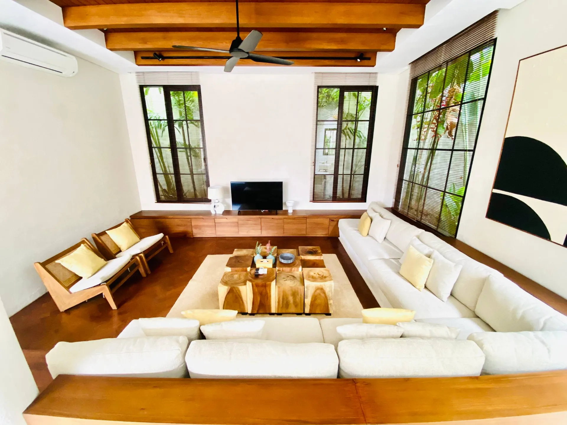 6 Mins to Berawa Beach! Chic 3BR Villa w/ Enclosed Living & Pool -AF605 — image 4