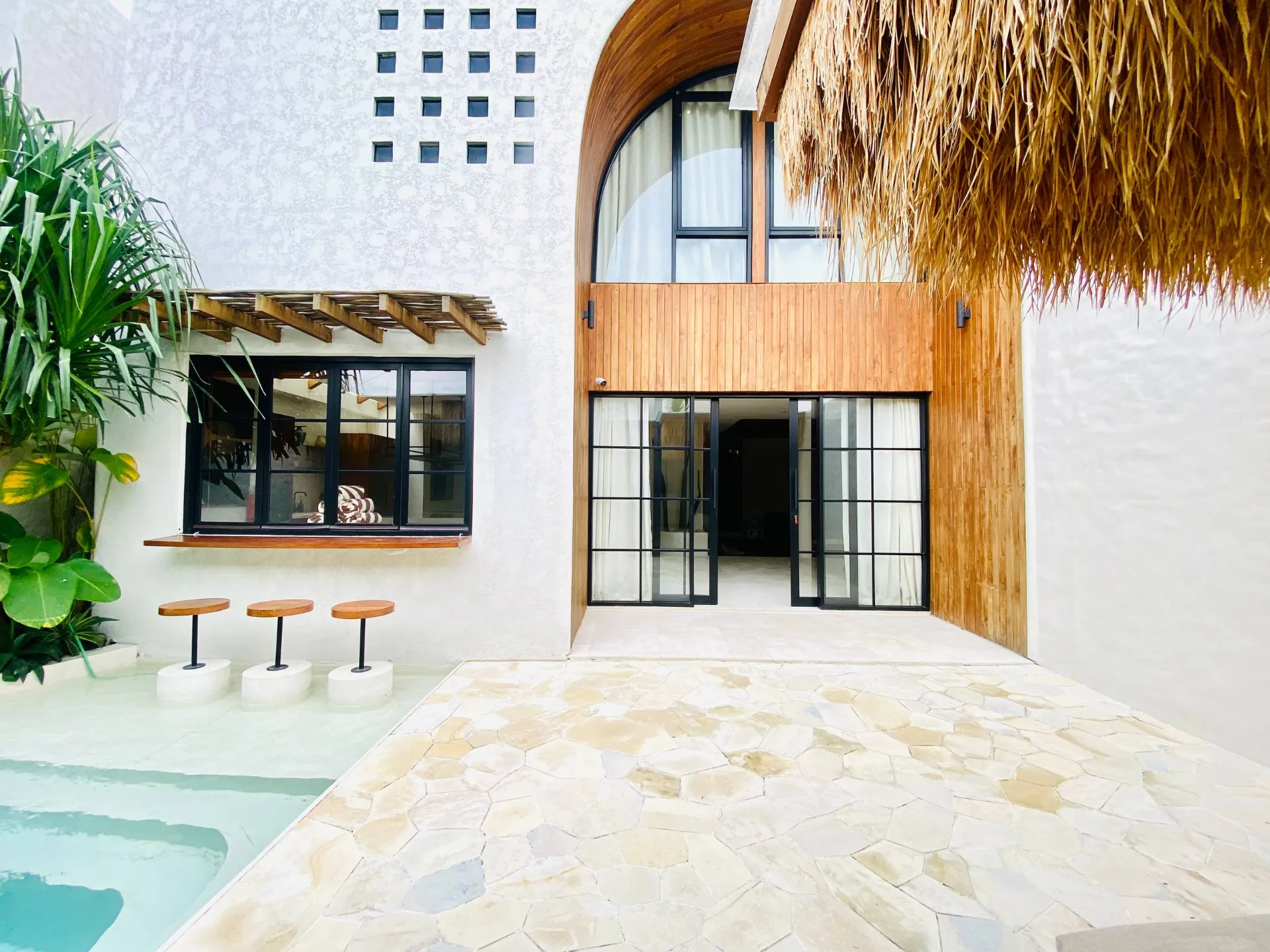6 Mins to Berawa Beach! Chic 3BR Villa w/ Enclosed Living & Pool -AF605