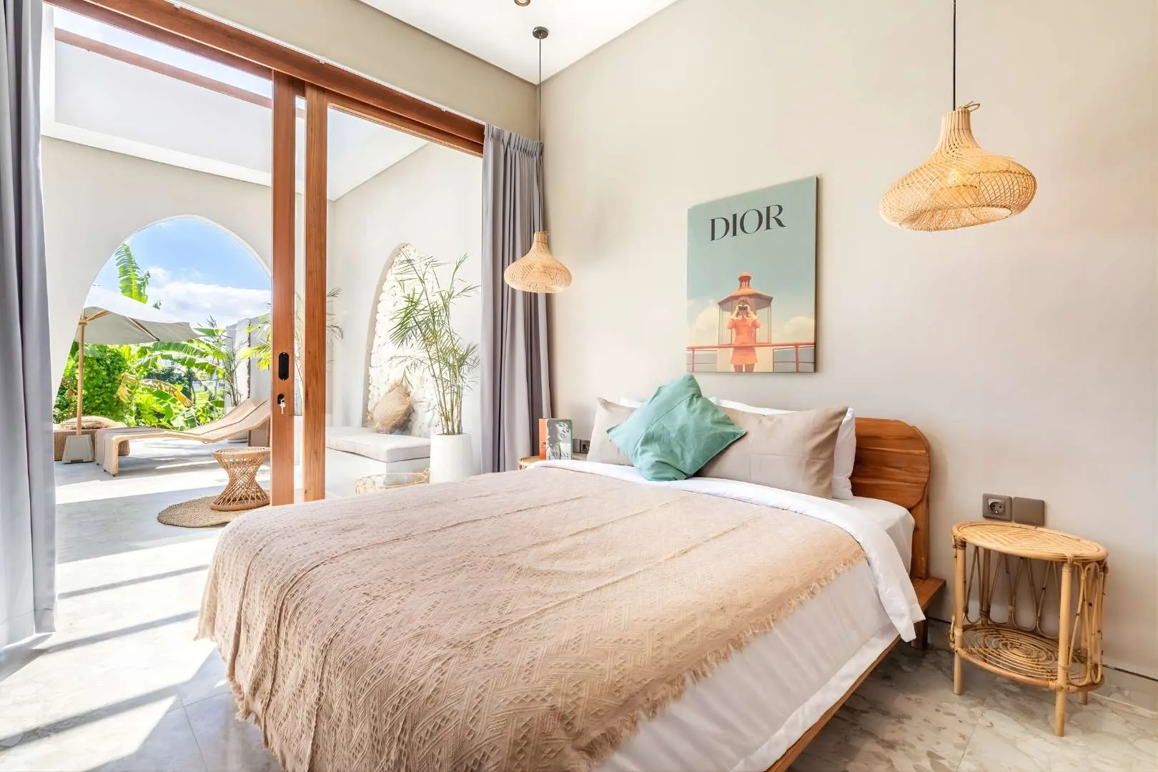 3BR Villa with Rice Field Views in Pererenan — image 2