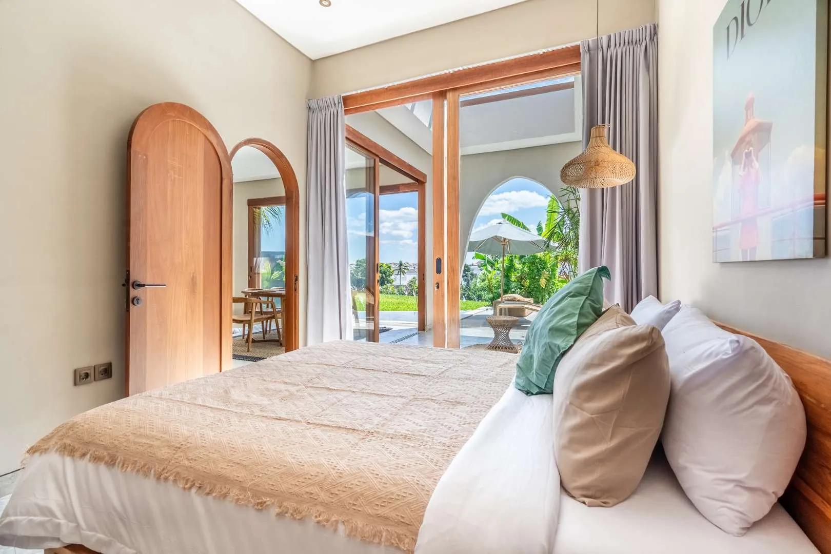 3BR Villa with Rice Field Views in Pererenan — image 4