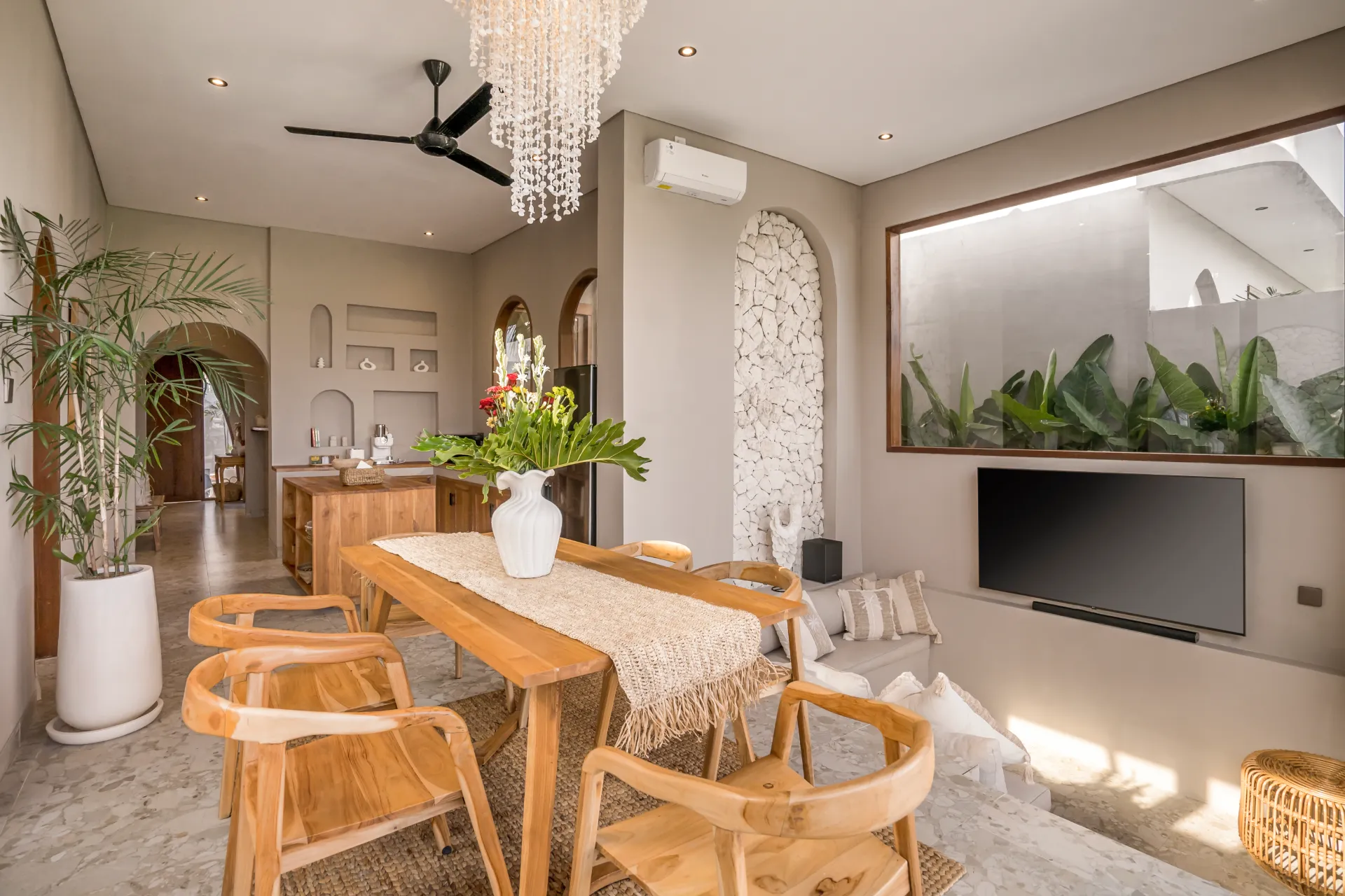 Villa Bayu - Stunning 2BR Villa w/ pool in Canggu — image 3