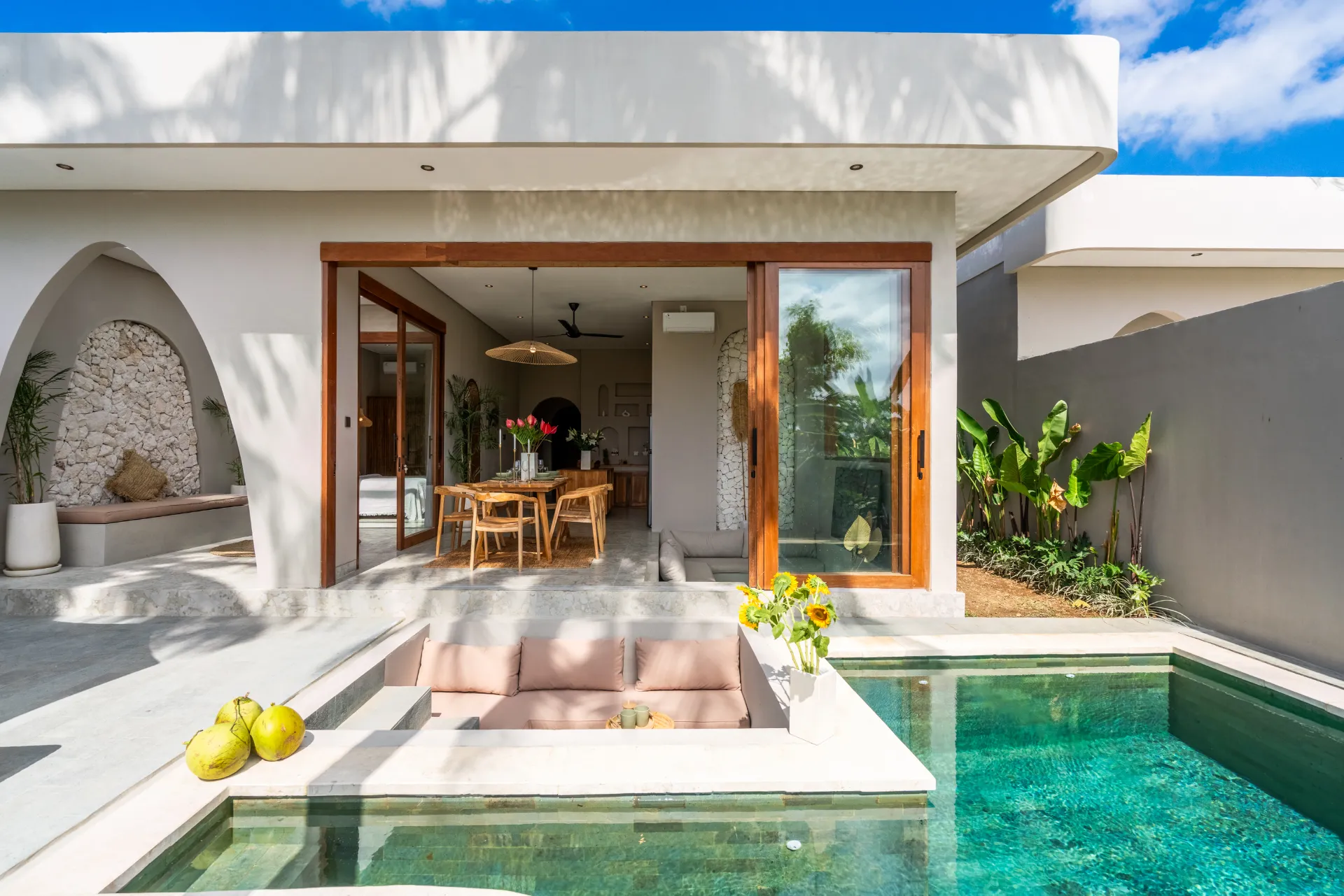 Villa Bayu - Stunning 2BR Villa w/ pool in Canggu — image 4