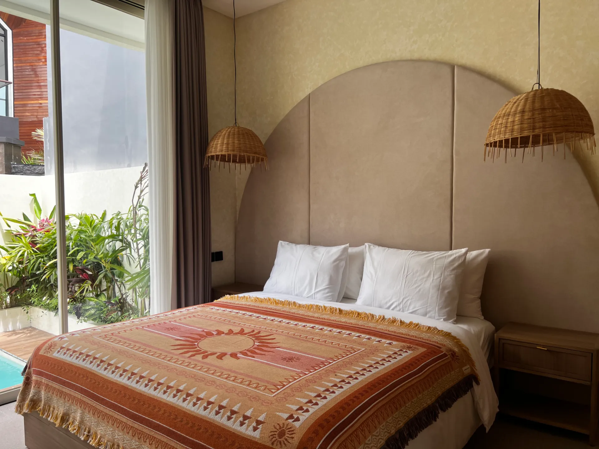 Villa Fresko - Upscale 2BR Villa with Private Pool Pererenan — image 2