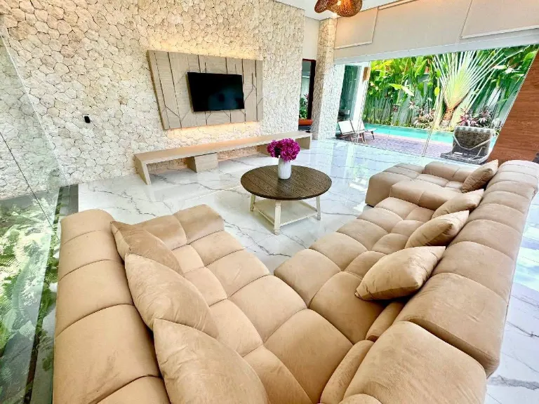 FJR 05- FOR RENT MODERN VILLA LOCATED AT CANGGU BERAWA — image 3