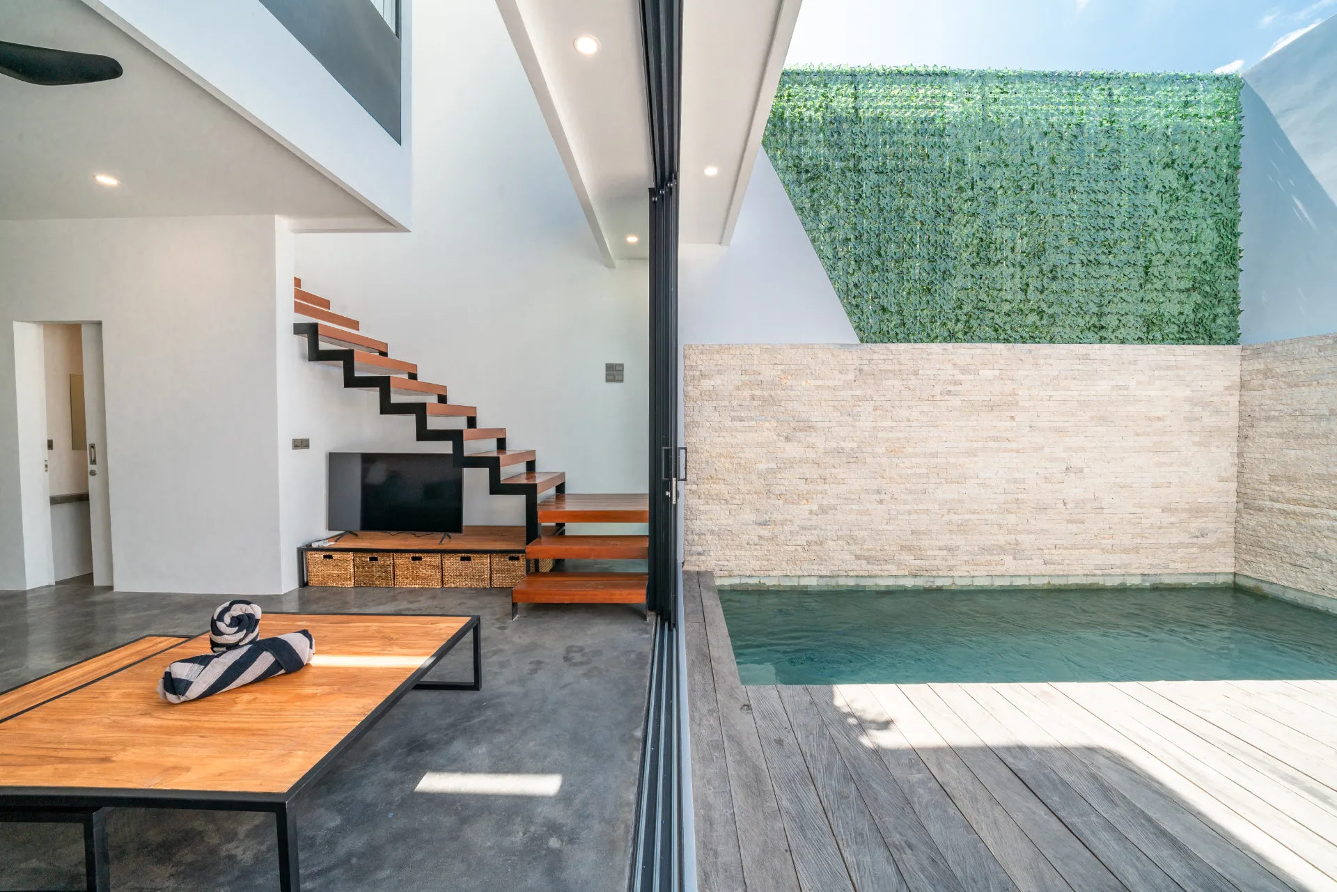 Loft Ludo : Superb 1BR luxury loft in Great Location — image 2