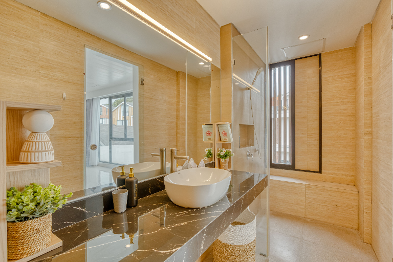 Contemporary 2bd Villa with Pool Near Nuanu & Luna — image 4