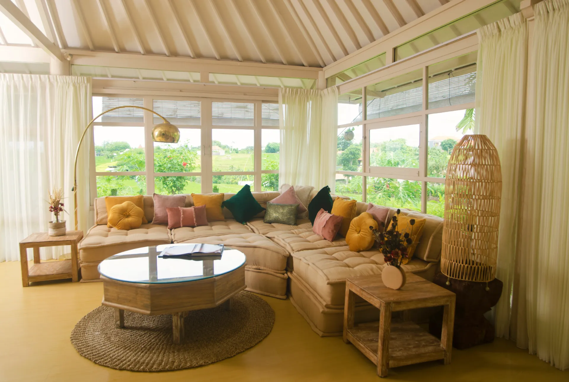 Rice field view 3 BR villa in Central Canggu
