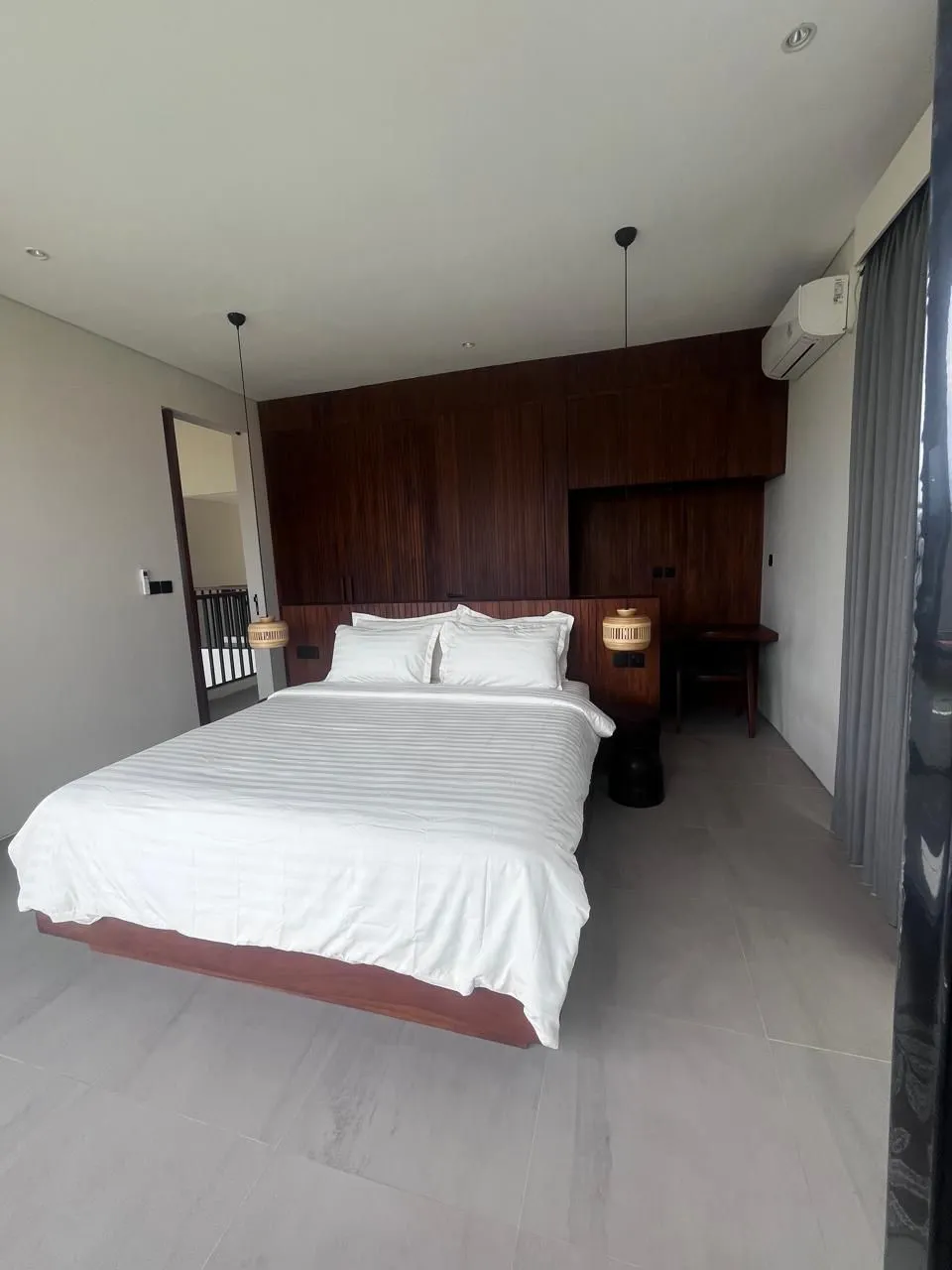 LUXURY MODERN VILLA — BATU BOLONG CANGGU — image 1
