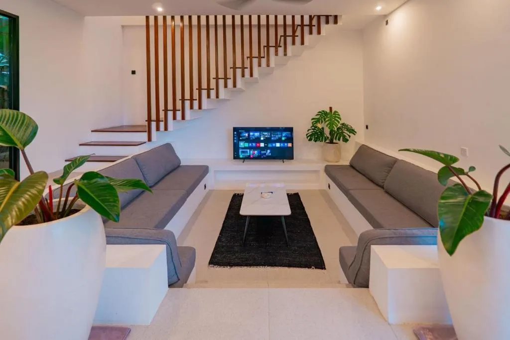 3 BR VILLA IN SESEH — image 3