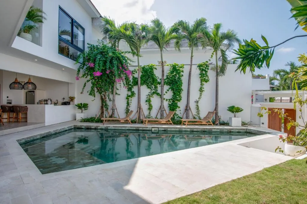 3 BR VILLA IN SESEH — image 1