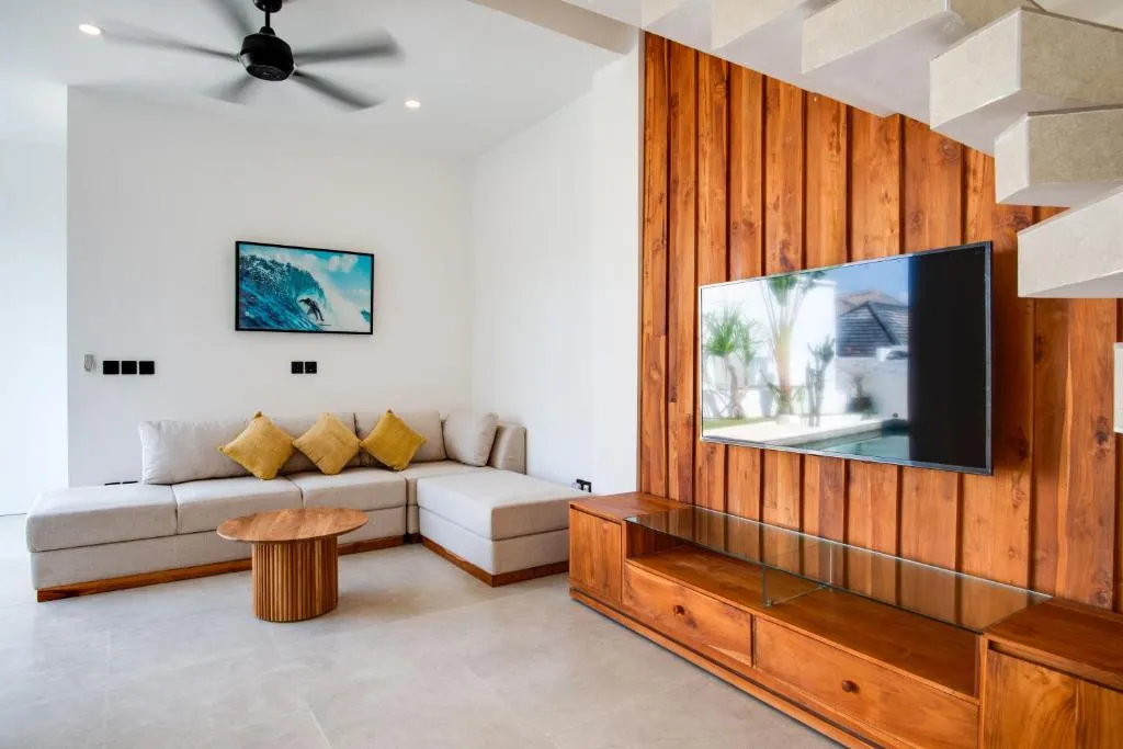 3 BR VILLA IN SESEH — image 4