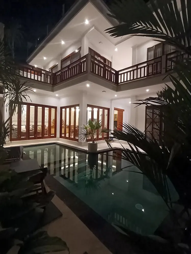 3 BR VILLA IN SESEH WITH OCEAN VIEW ROOFTOP