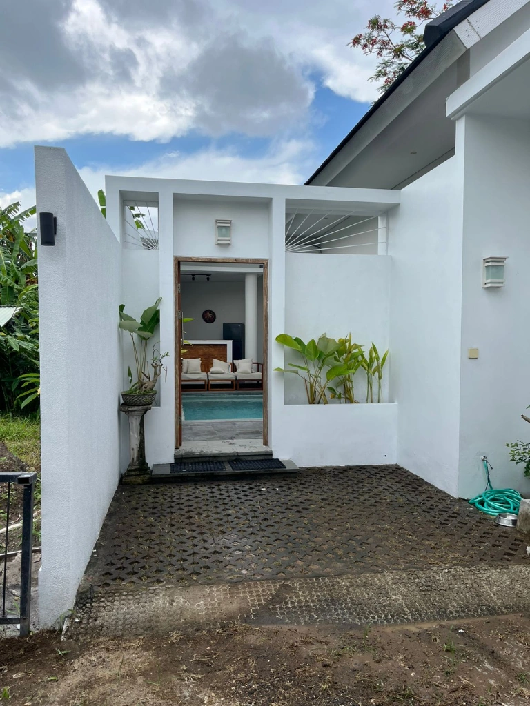 Villa For Rent 2 Bed In Padonan Tibubeneng Bali ST-4016 — image 2