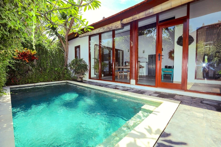 Just Renovated! Pet-Friendly 2BR Villa for Rent in Pererenan — image 1