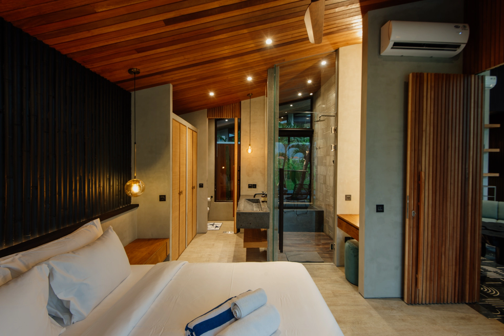 Villa For Rent 4 Bed In Pererenan Badung Bali PO-3880 — image 3
