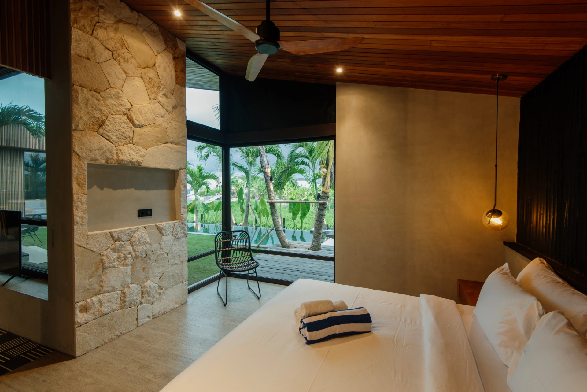 Villa For Rent 4 Bed In Pererenan Badung Bali PO-3880 — image 4