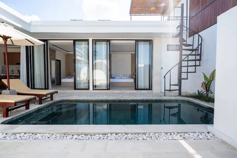 2 Bedrooms Villa for Monthly Rent in Pererenan - Pantai Lima - YO200A — image 1