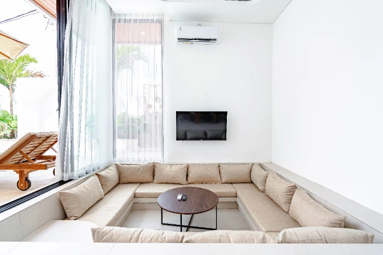 2 BEDROOMS VILLA FOR MONTHLY RENT IN PERERENAN - PANTAI LIMA - YO200C — image 2