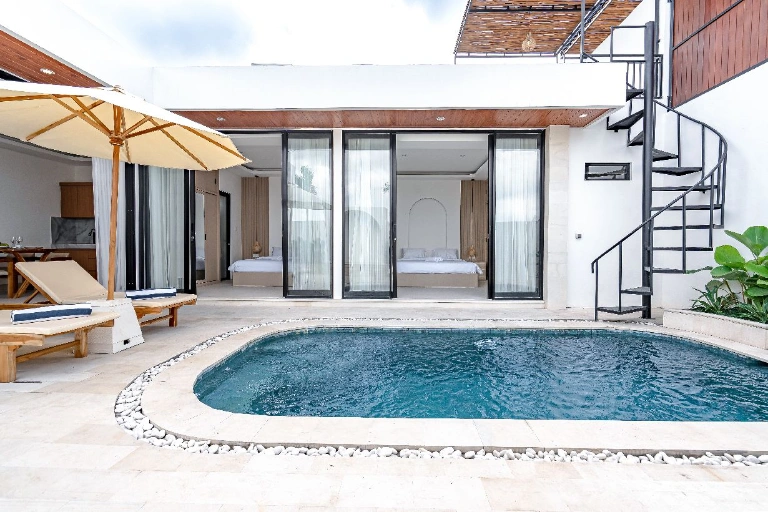2 BEDROOMS VILLA FOR MONTHLY RENT IN PERERENAN - PANTAI LIMA - YO200C — image 1