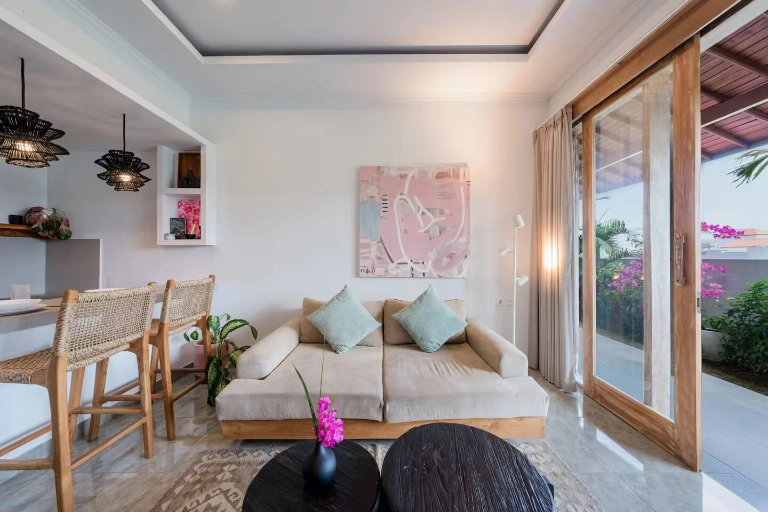 2 Bedrooms Villa For Rent In Pererenan - Pantai Lima - YO201 — image 3