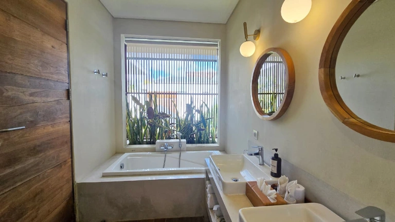 Luxury Villa For Rent 3 Bed In Berawa Canggu EK-3716 — image 3