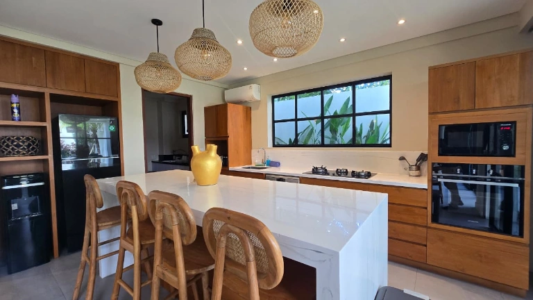 Luxury Villa For Rent 3 Bed In Berawa Canggu EK-3716 — image 4