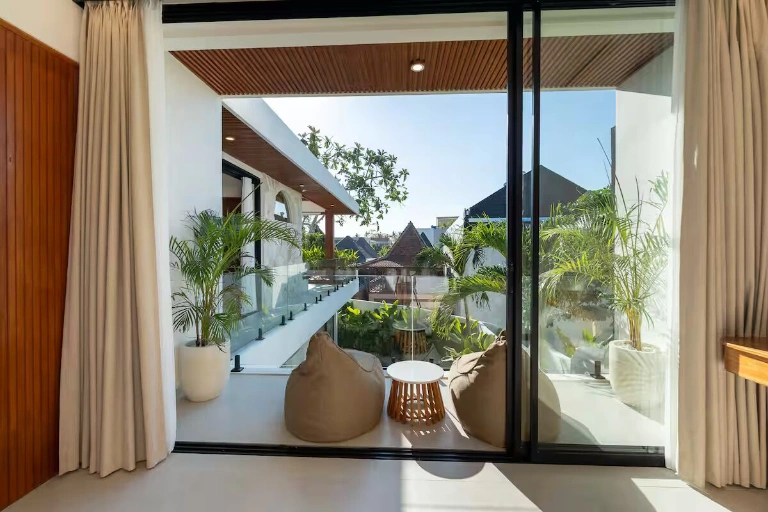Cinema & Jacuzzi! Brand New 4BR Luxury Villa 600m from Seseh Beach - AF551 — image 4
