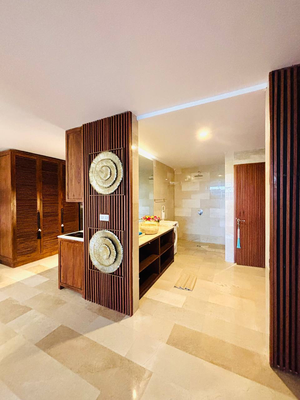 Your Private Spacious Penthouse in the Heart of Ubud — image 3