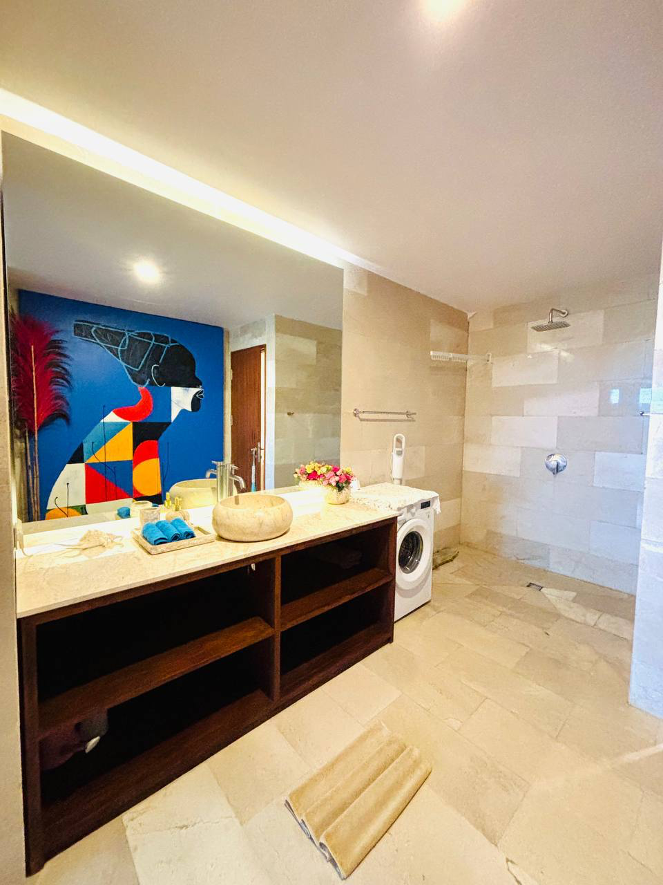 Your Private Spacious Penthouse in the Heart of Ubud — image 2