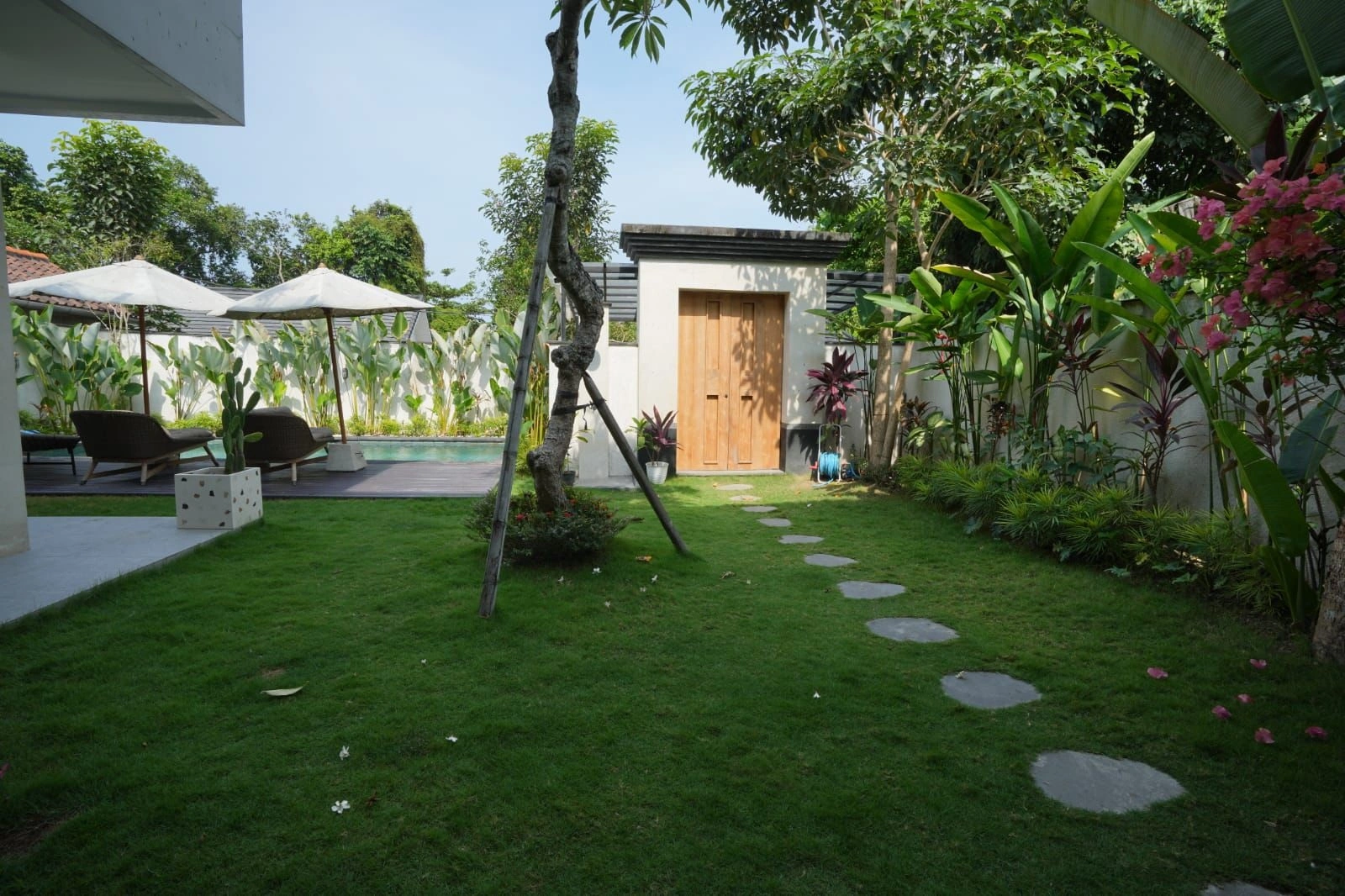 Villa For Rent 3 Bed In PererenanBadung Bali CR-4024 — image 3