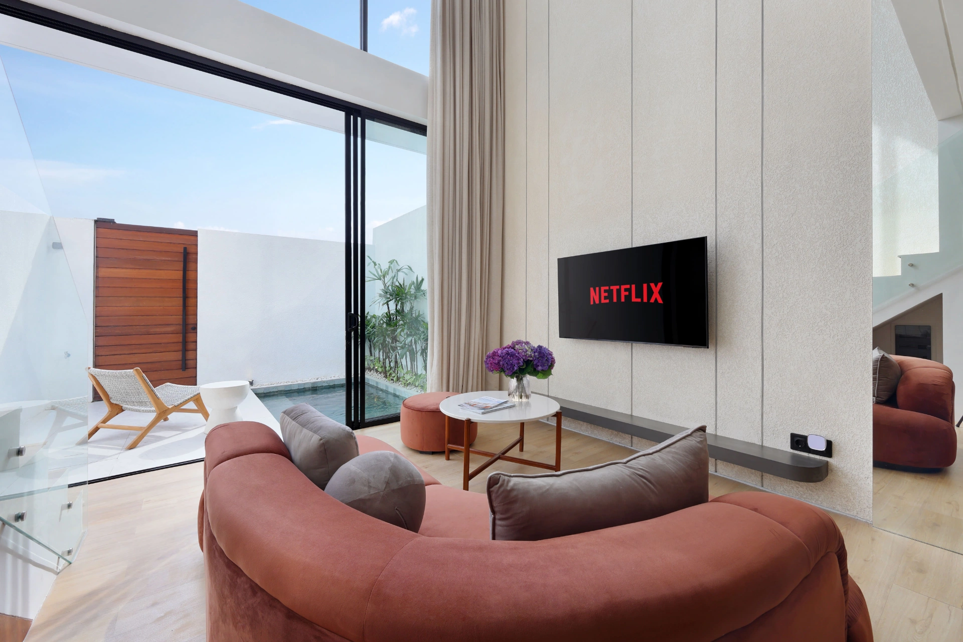 Modern Oasis II Villa Canggu 2BR / 1min to Body Factory / Workspace area — image 1