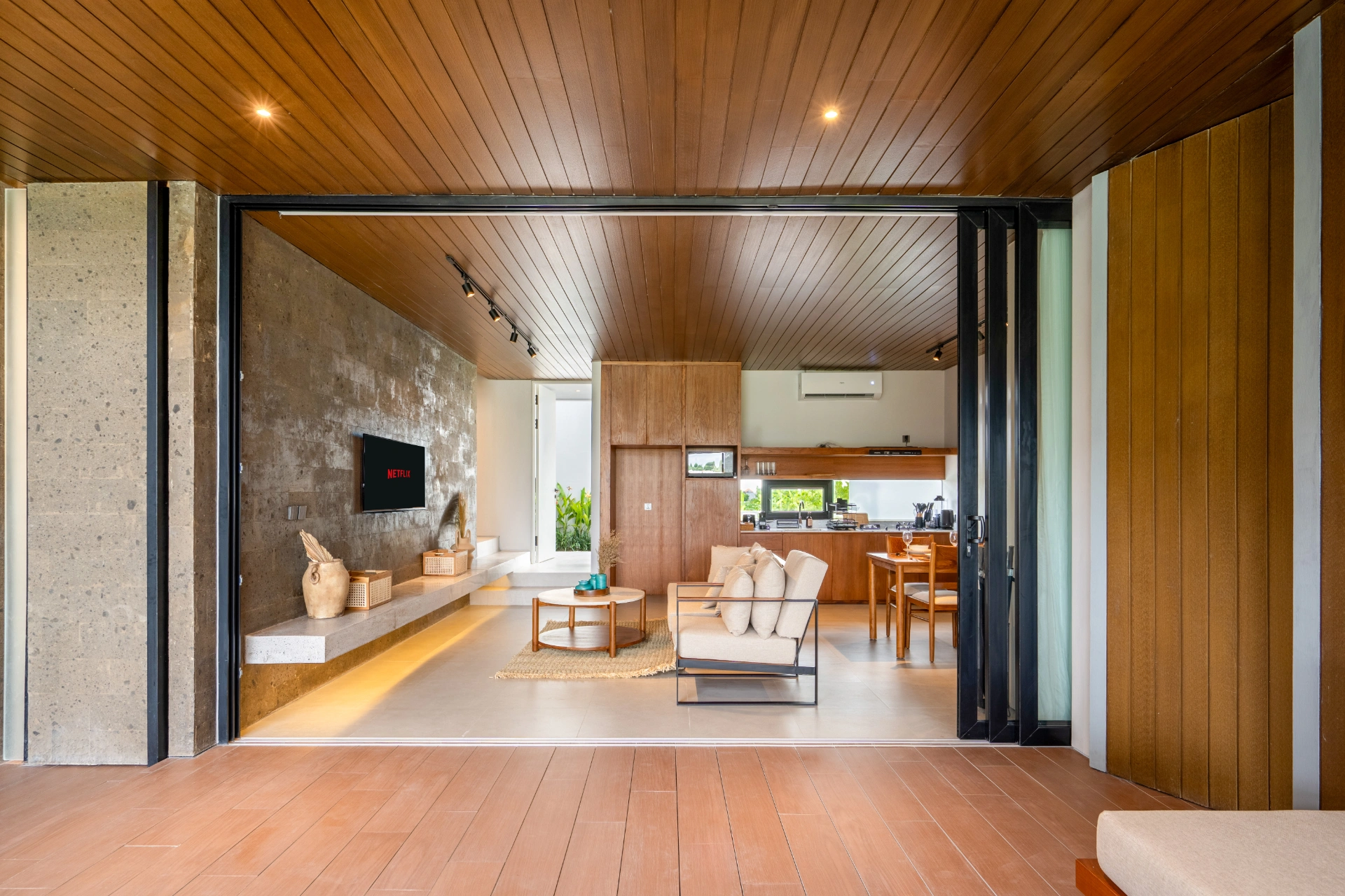 AURAYA - 3BR Canggu Lavish Stay – Pool & Serene Paddies — image 3