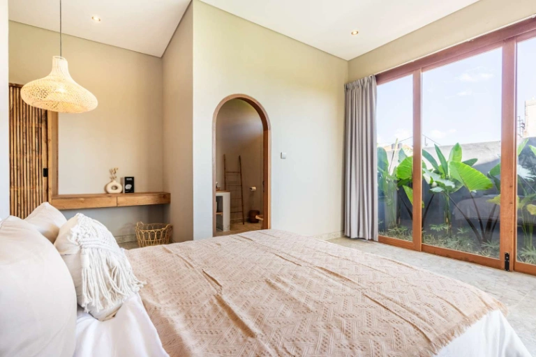 Tumbak Bayuh - 3BR Brand New Bohemian Style Villa — image 3