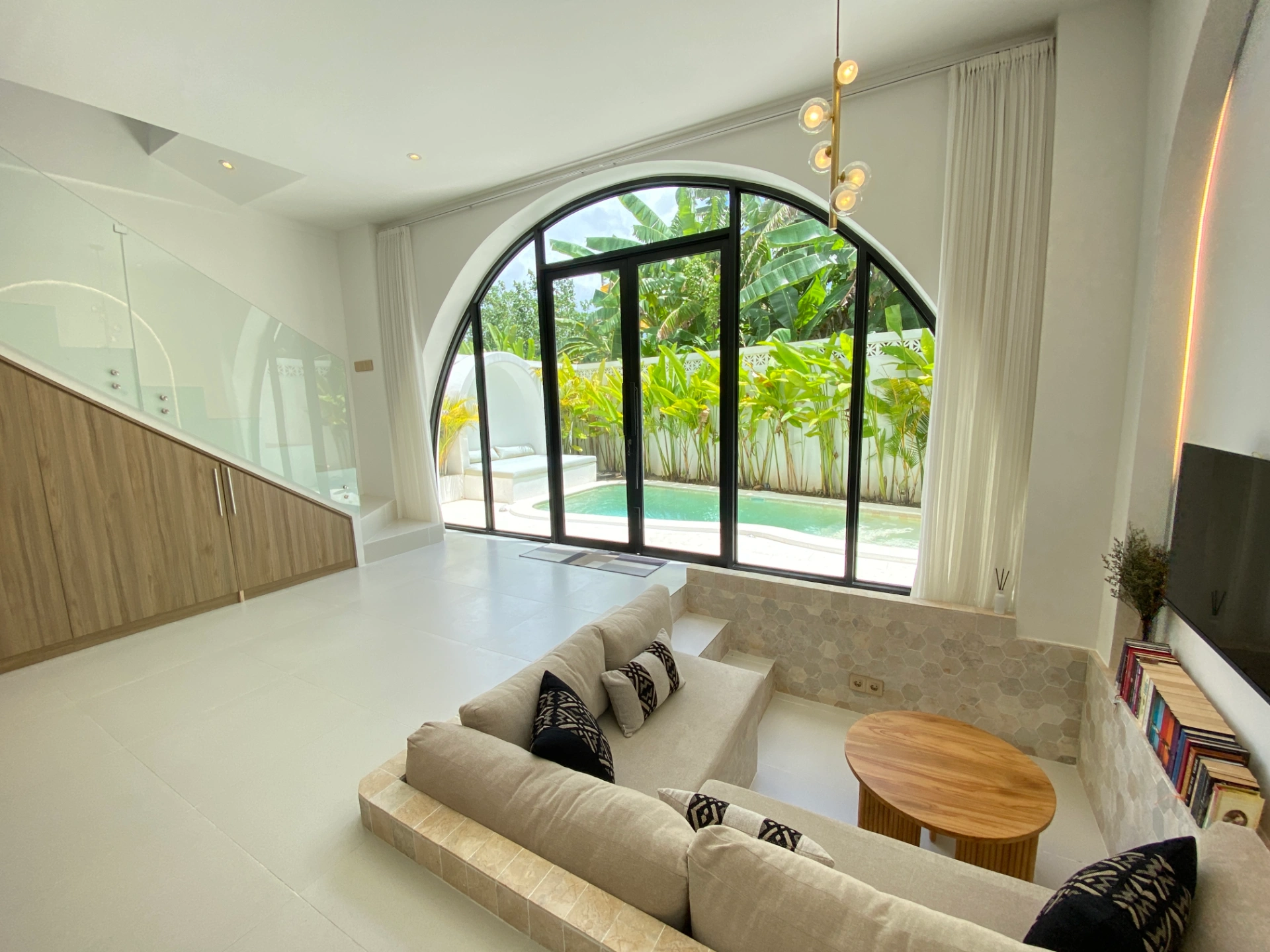 Luxury 1BR - Seseh - No Mold No Constructions No Noisy roads — image 1