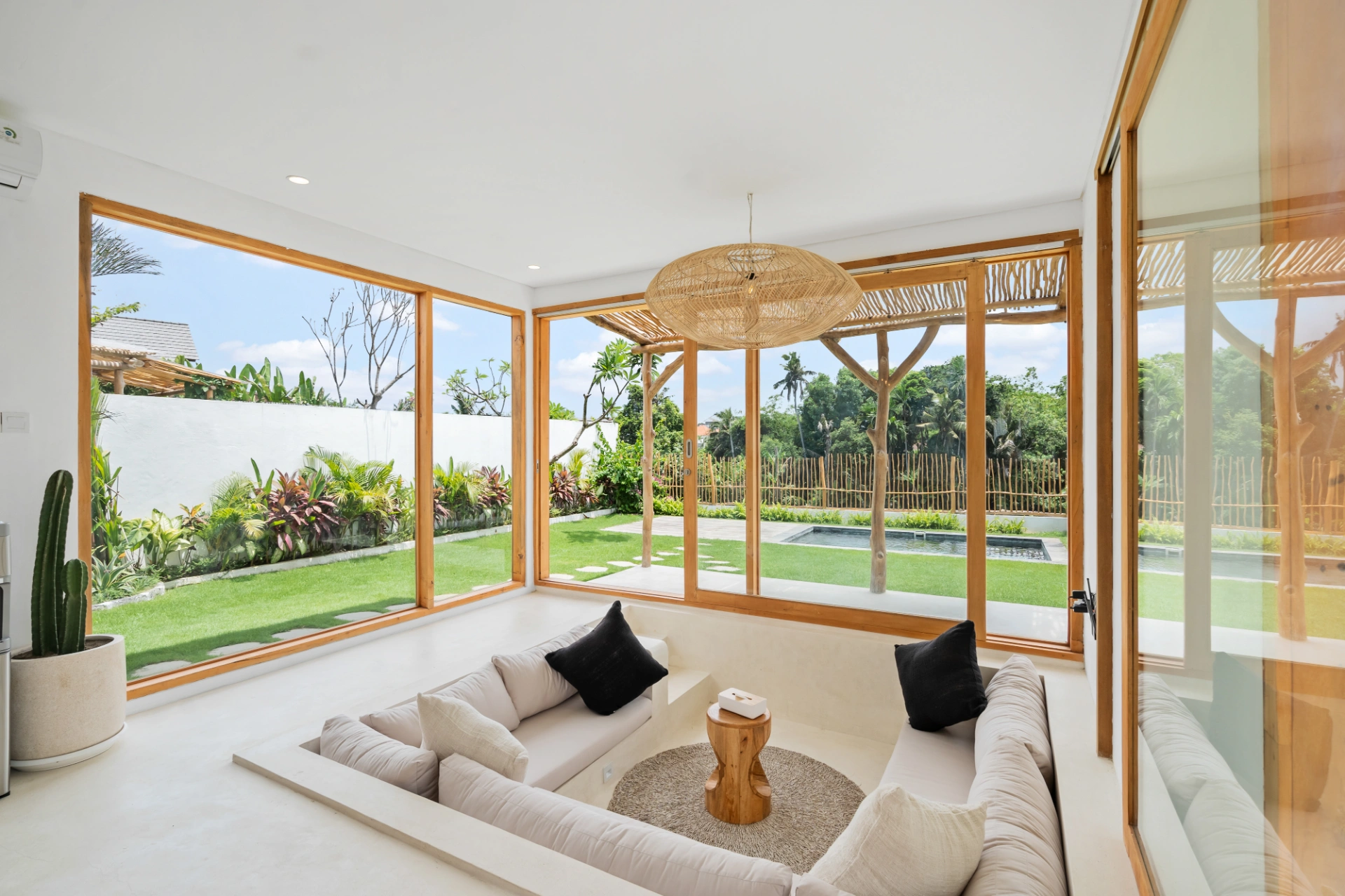 Gigi Sun - 3BR Family Favorites: Poolside Garden Living