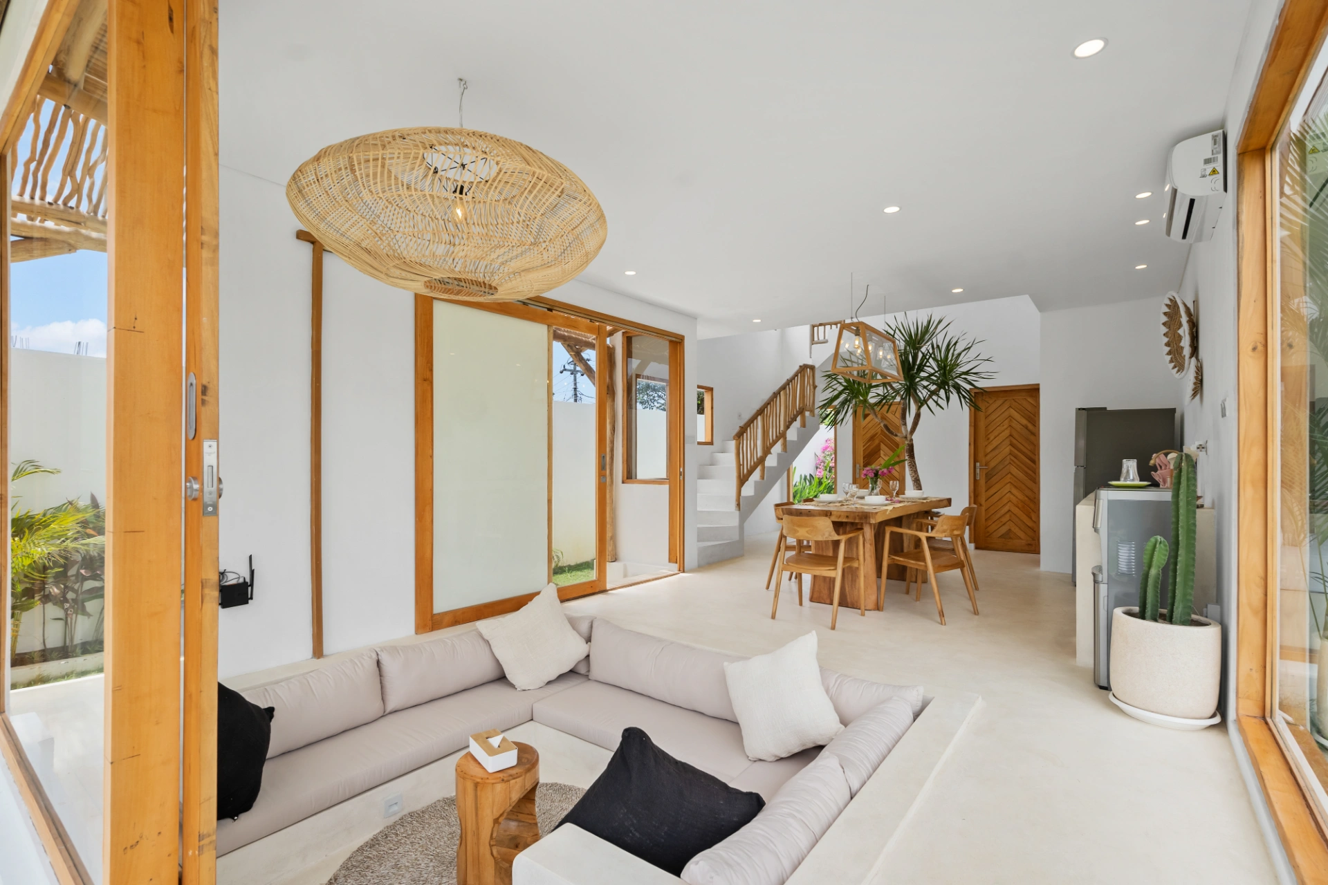 Gigi Sun - 3BR Family Favorites: Poolside Garden Living — image 1