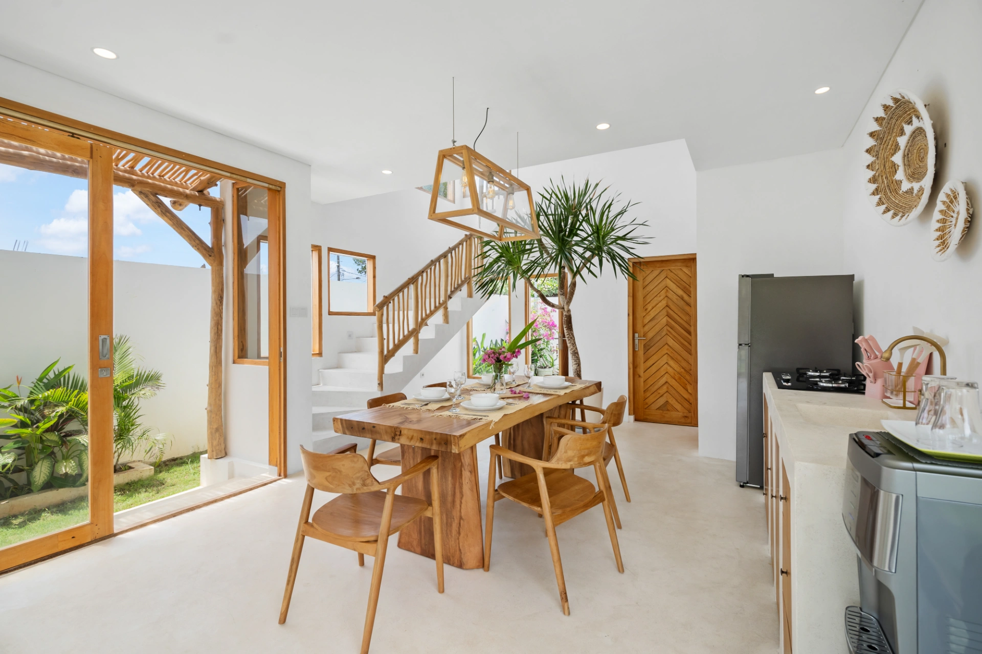 Gigi Sun - 3BR Family Favorites: Poolside Garden Living — image 4