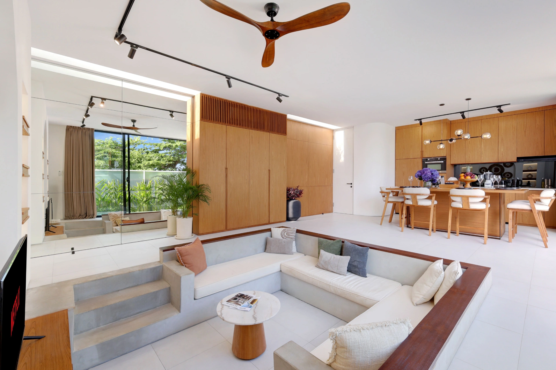 3BR Garden Villa I Pererenan / Rooftop with oceanview / 3mins walk Lima beach — image 4